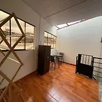 Minidepartamento De 3 Pisos, Completo Y Comodo